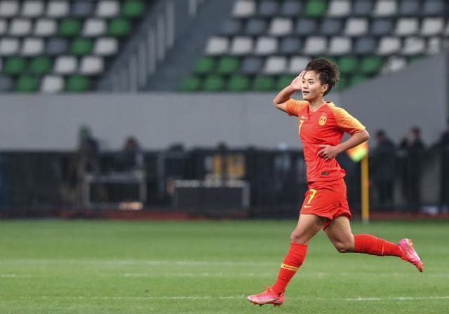 你的王霜无限猖狂！女足头牌战韩国2战3球 林皇是？