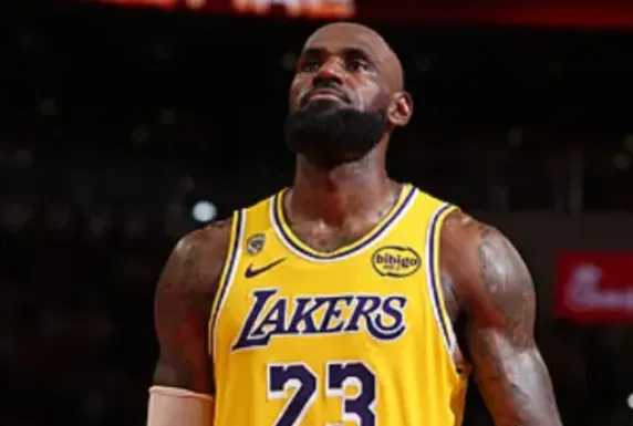 世界杯高清赛事直播平台-阿里纳斯：詹姆斯一旦退役，NBA&amp;amp;媒体将失去“流量按钮”